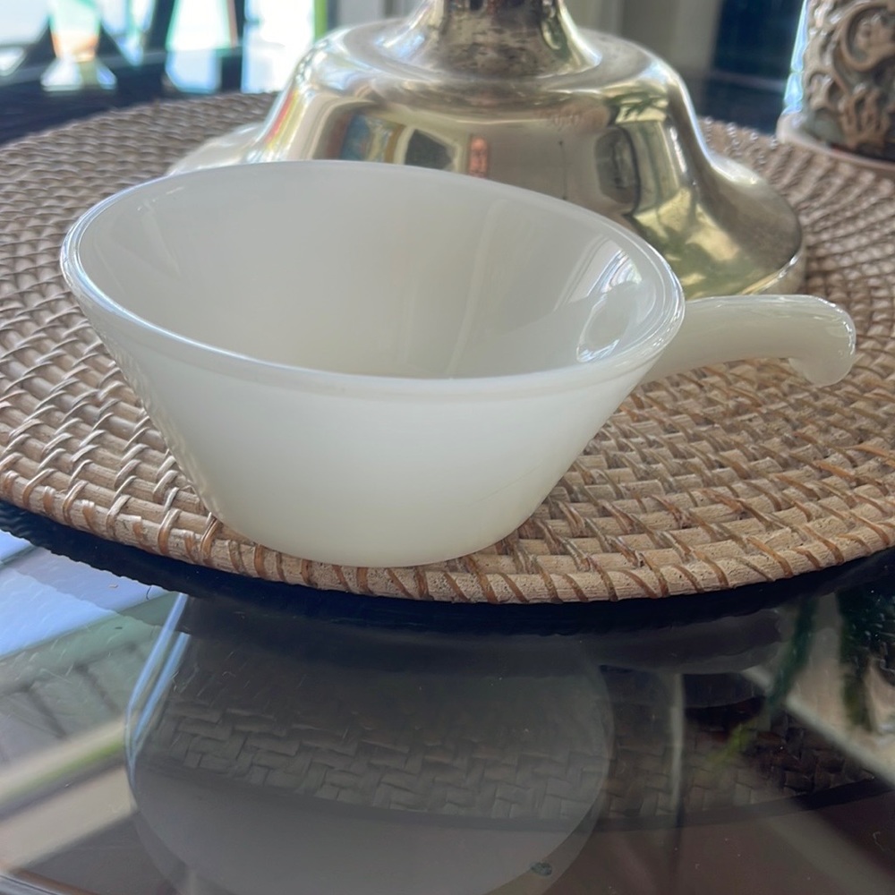 Vintage white anchor hocking oven proof bowl